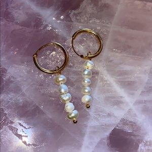 Minimalist gold loop mini pearl dangling earrings